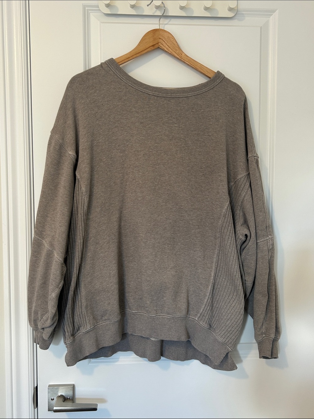 Aerie Relaxed Fit Women's Sweater in Taupe